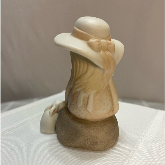 Vintage 1979 Holly Hobbie “Happiness is Found In Little Things” & Bunny Rabbits - Picture 3 of 6